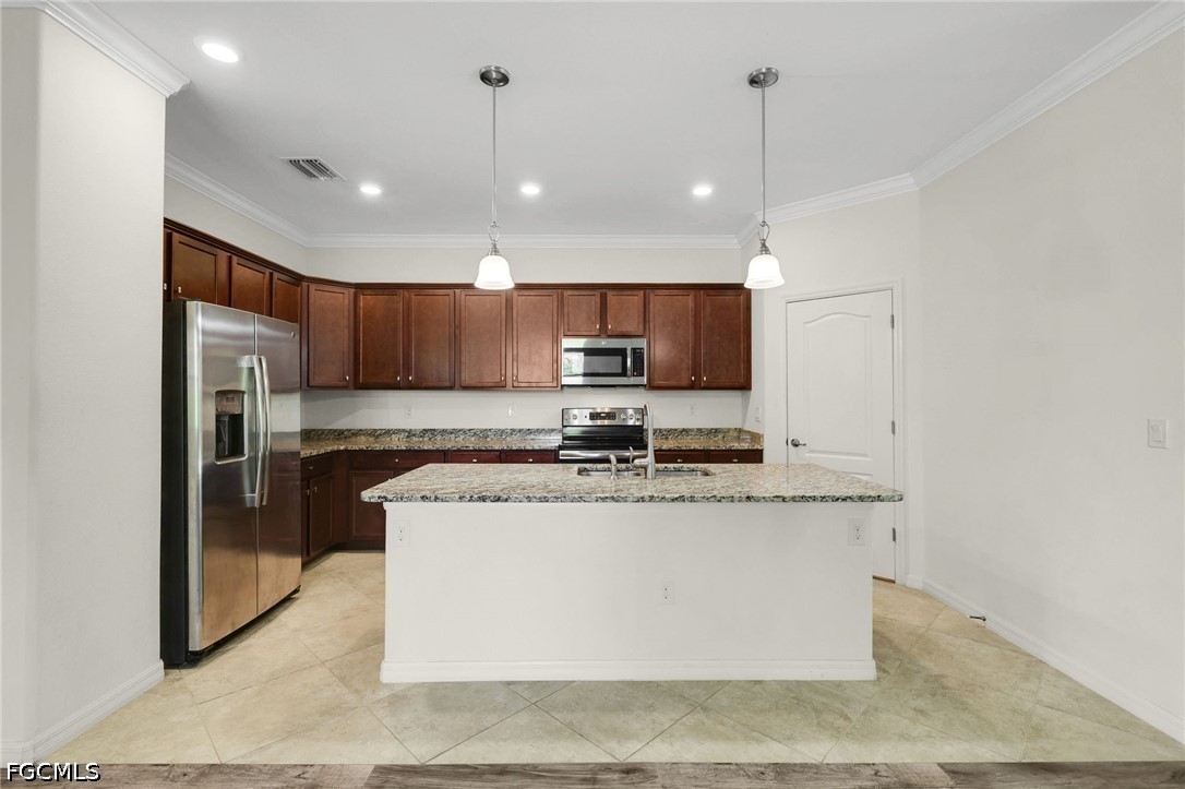 3 Bed Pool Home for Sale in Mirada, photo 8