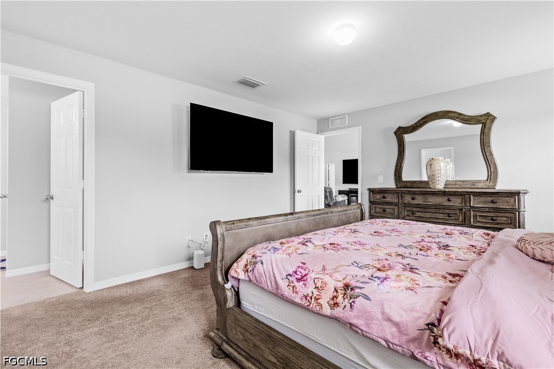 4 Bed SingleFamilyResidence for Sale in Cape Coral, photo 8