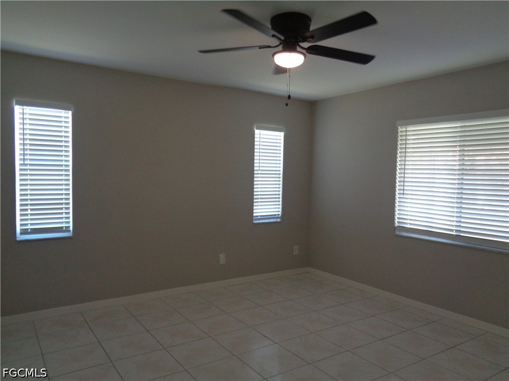 3 Bed SingleFamilyResidence for Sale in Cape Coral, photo 8