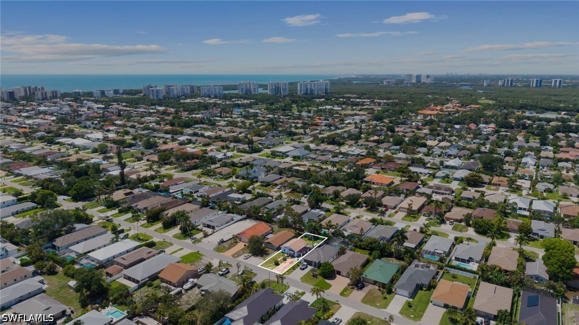 2 Bed SingleFamilyResidence for Sale in Naples, photo 8