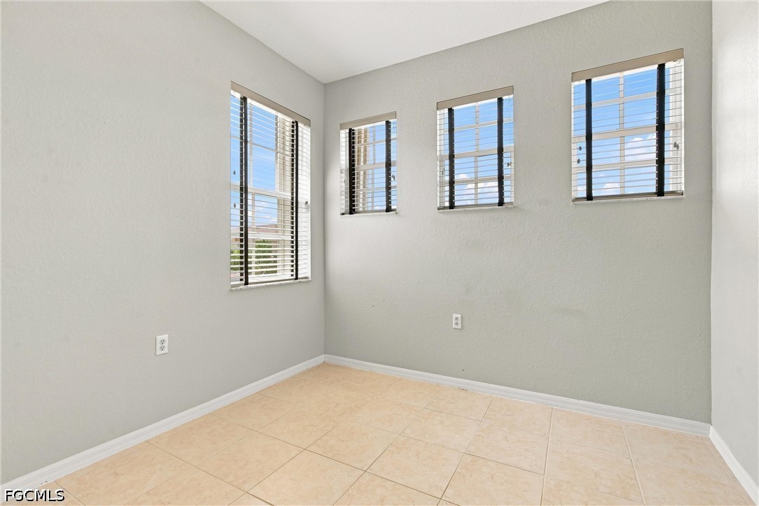2 Bed Condominium for Sale in Calusa Palms, photo 8