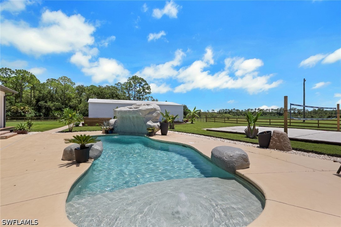 2 Bed Pool Home for Sale in Acreage, photo 8