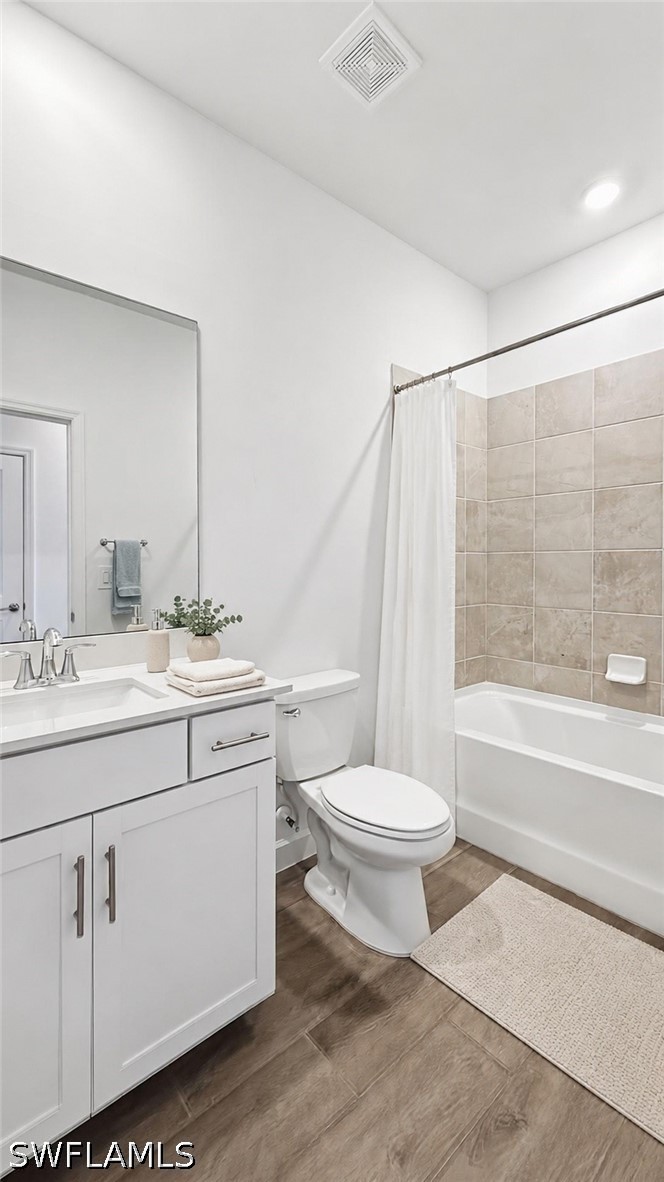 4 Bed SingleFamilyResidence for Sale in Estero, photo 8