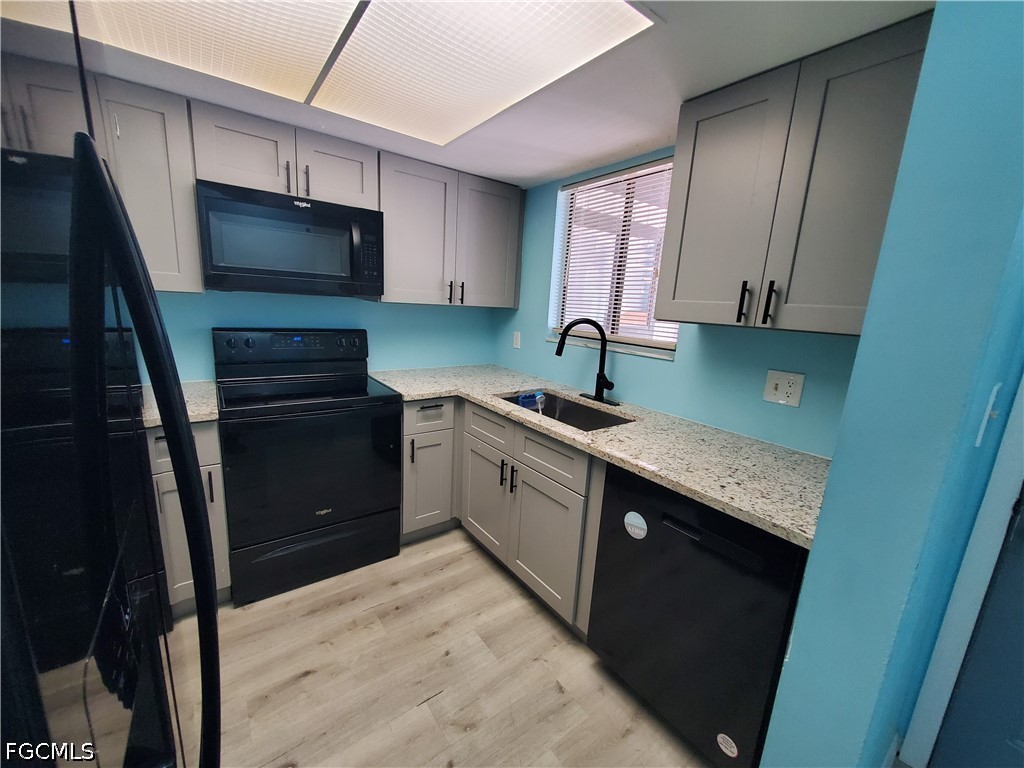 2 Bed Condominium for Sale in North Fort Myers, photo 8