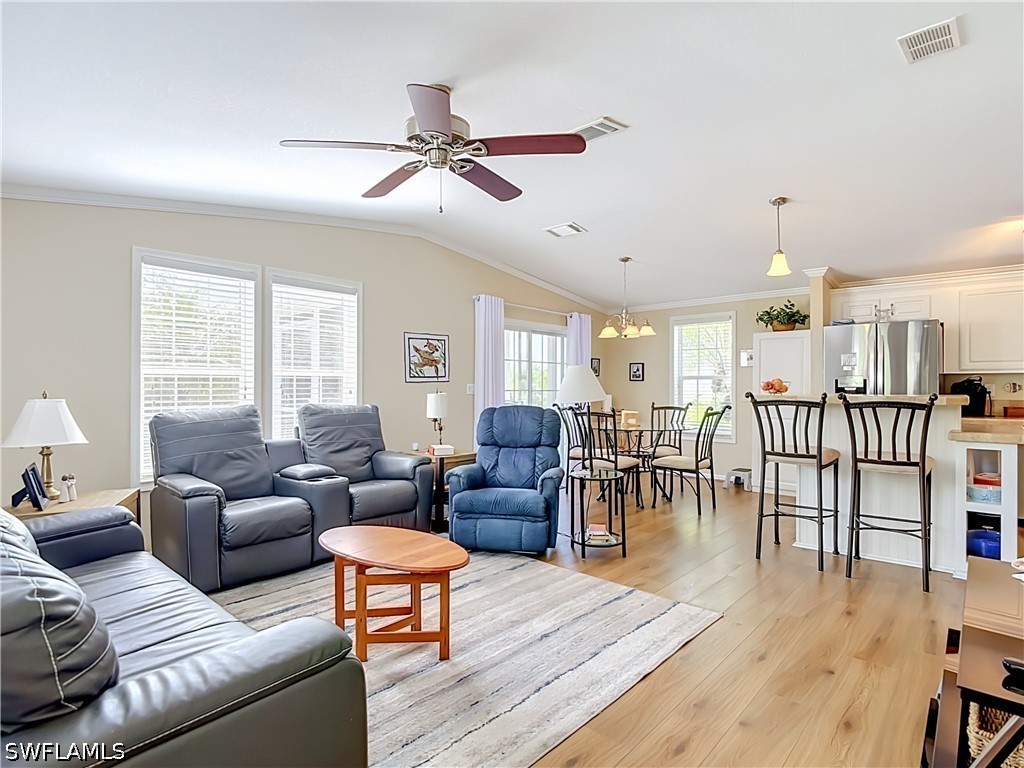 2 Bed ManufacturedHome for Sale in Fort Myers, photo 8