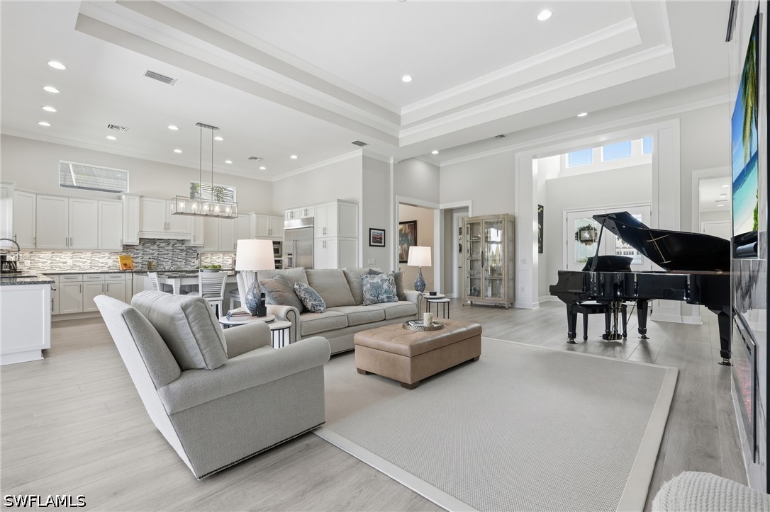 3 Bed Pool Home for Sale in Naples, photo 8