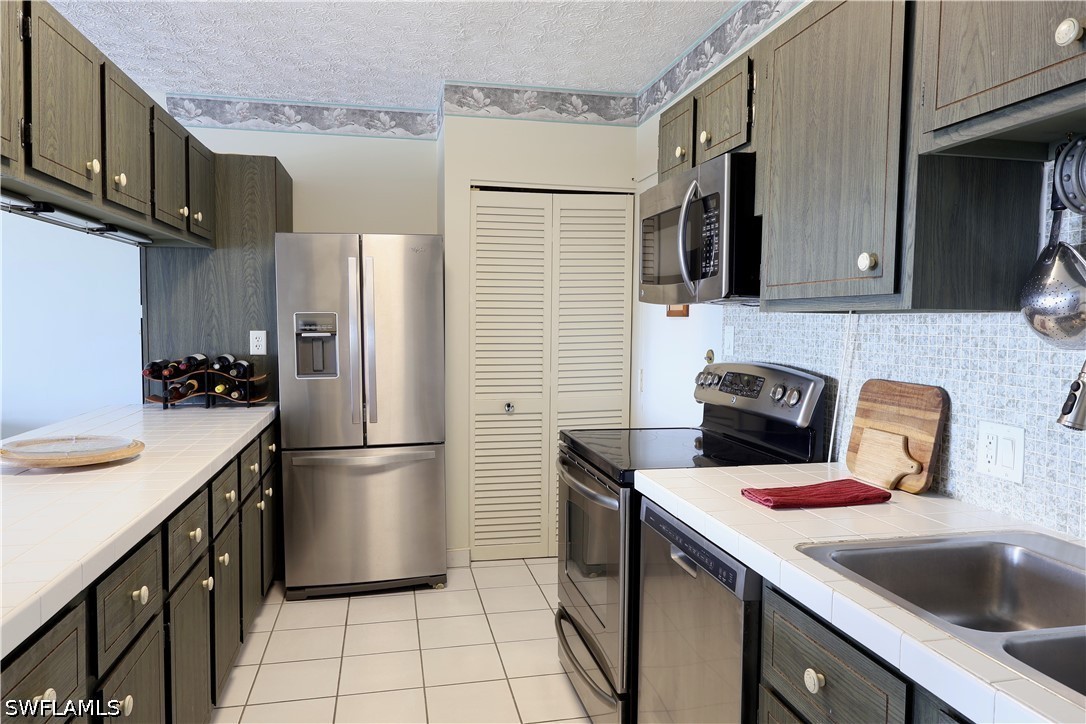 1 Bed Waterfront Home for Sale in Marco Towers, photo 8