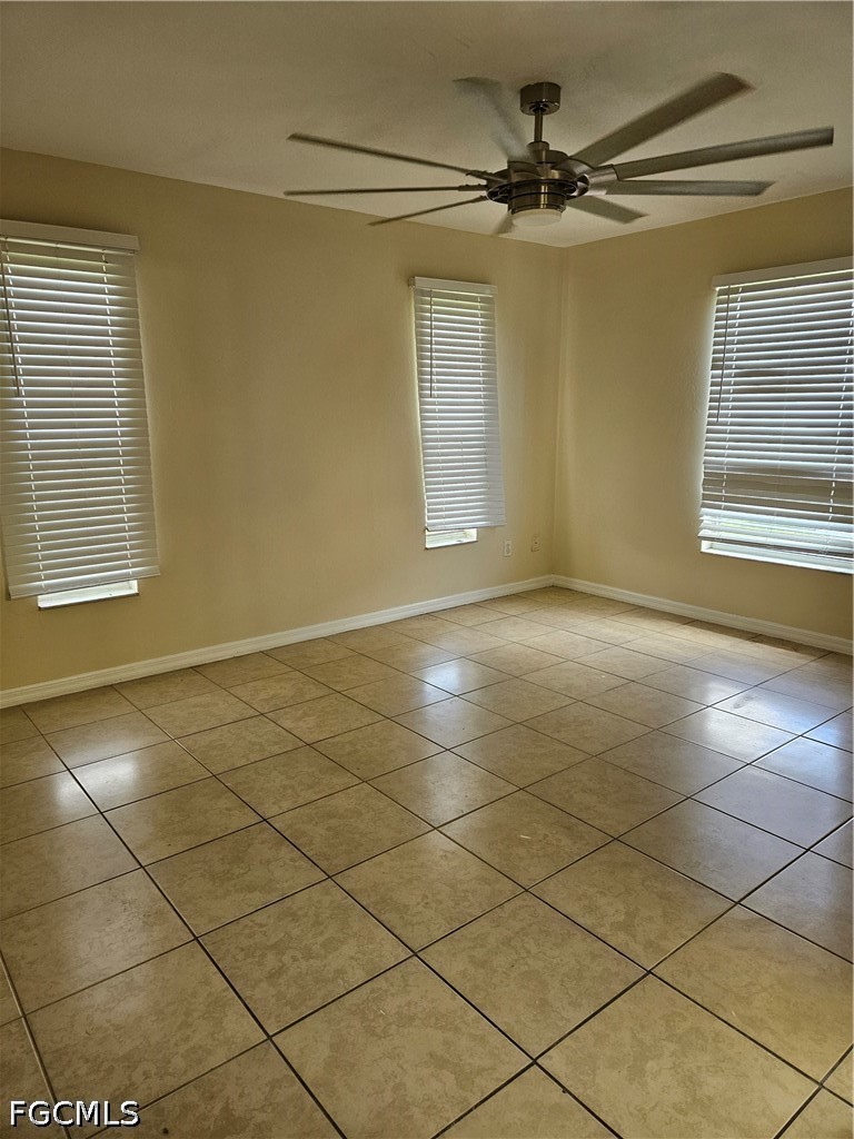 3 Bed SingleFamilyResidence for Sale in Lehigh Acres, photo 8