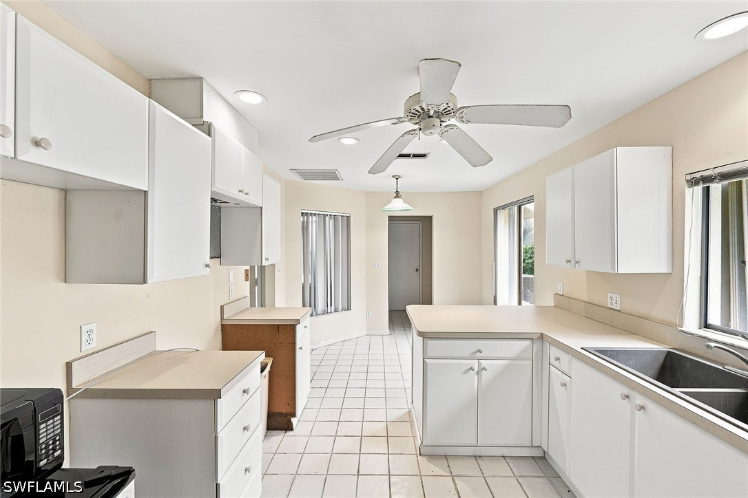 3 Bed SingleFamilyResidence for Sale in Naples, photo 8