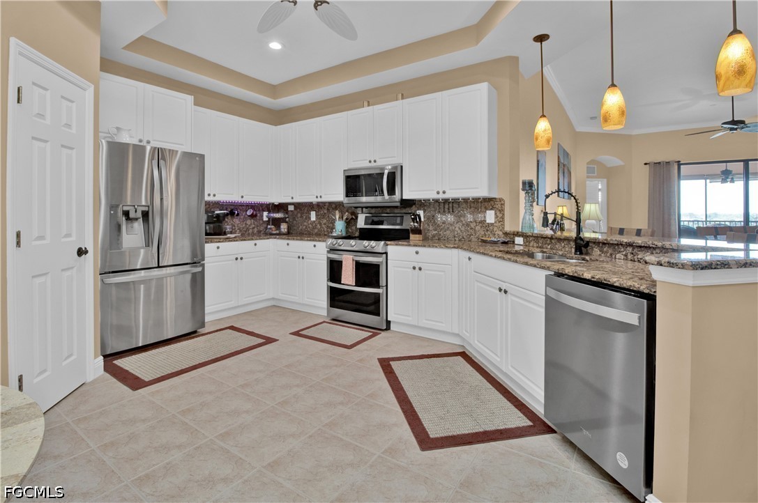 3 Bed Pool Home for Sale in Esplanade, photo 8