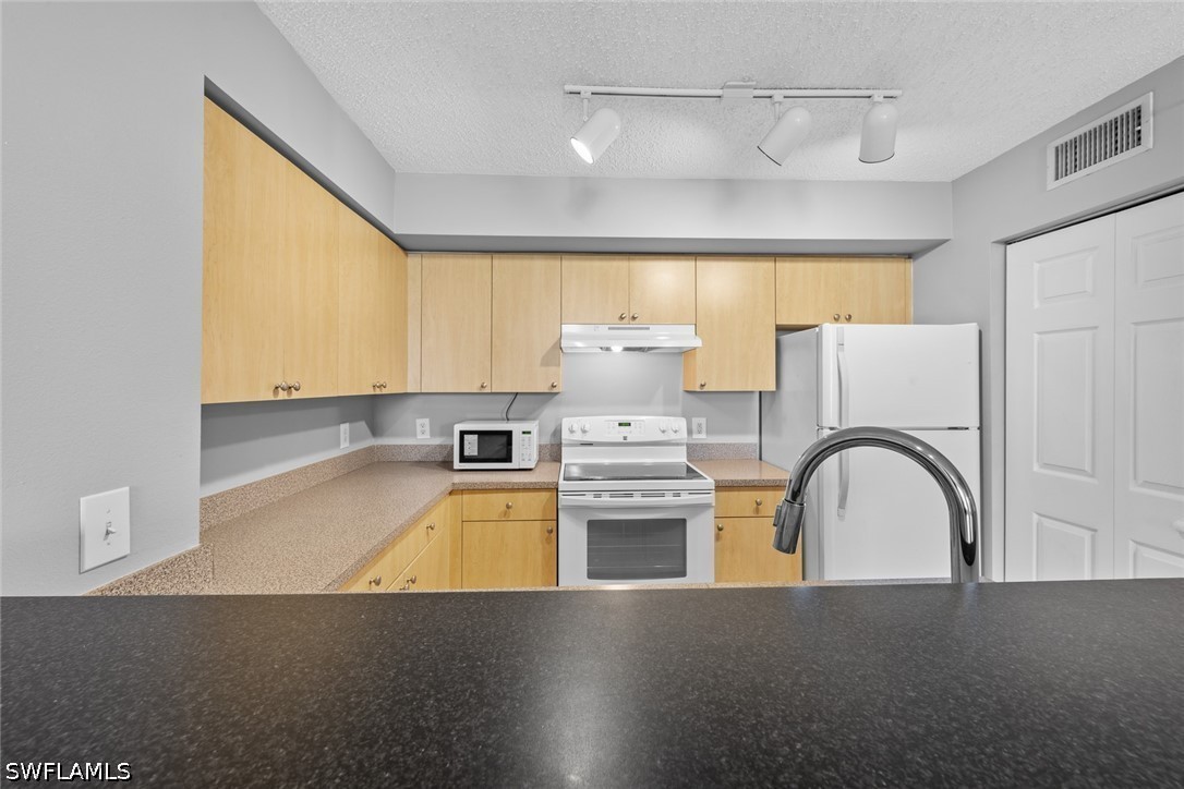 2 Bed Waterfront Home for Sale in Sanctuary, photo 8