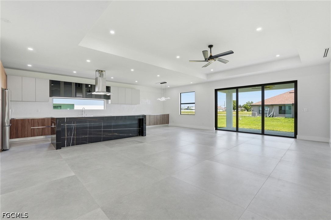 3 Bed SingleFamilyResidence for Sale in Cape Coral, photo 8