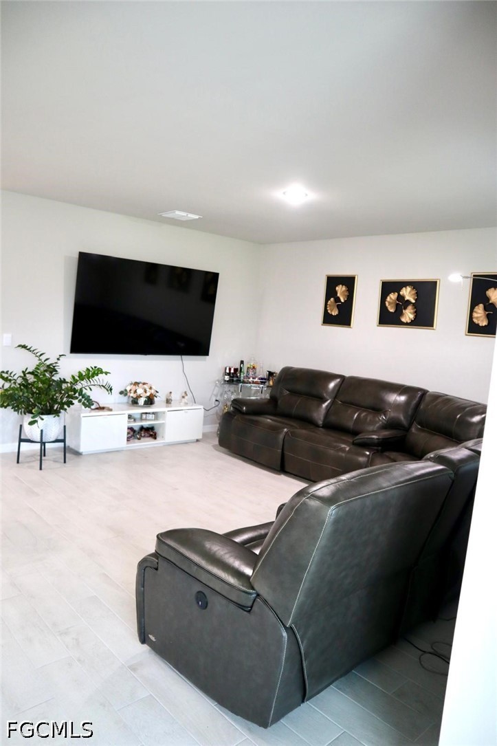 3 Bed SingleFamilyResidence for Sale in Hemingway Pointe, photo 8
