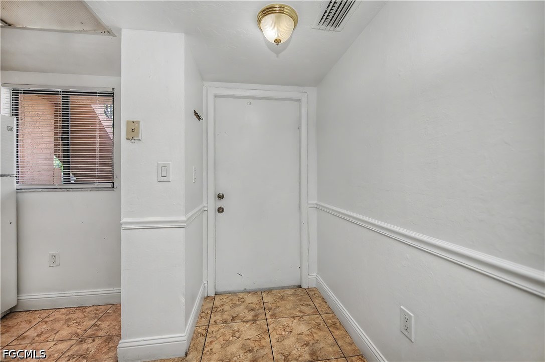 2 Bed Condominium for Sale in Fort Myers, photo 8
