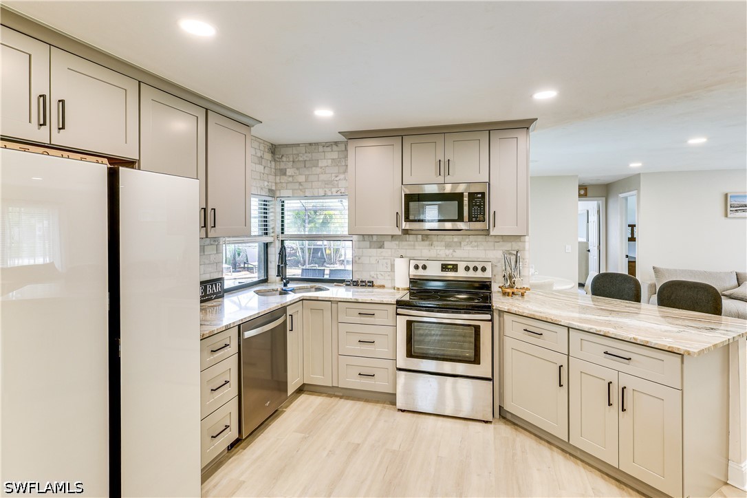 3 Bed Pool Home for Sale in Fort Myers, photo 8