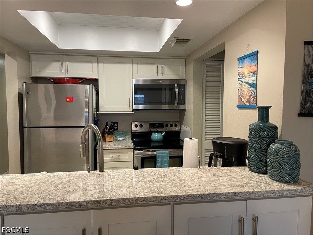 1 Bed Waterfront Home for Sale in Fort Myers Beach, photo 8