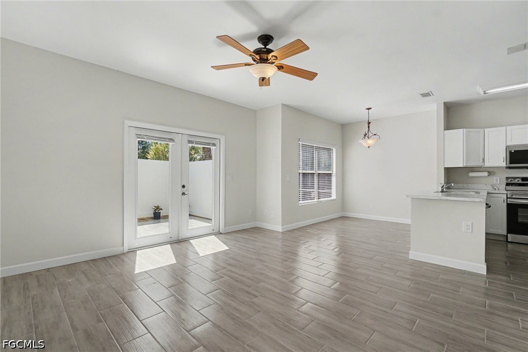 2 Bed Waterfront Home for Sale in Fort Myers, photo 8