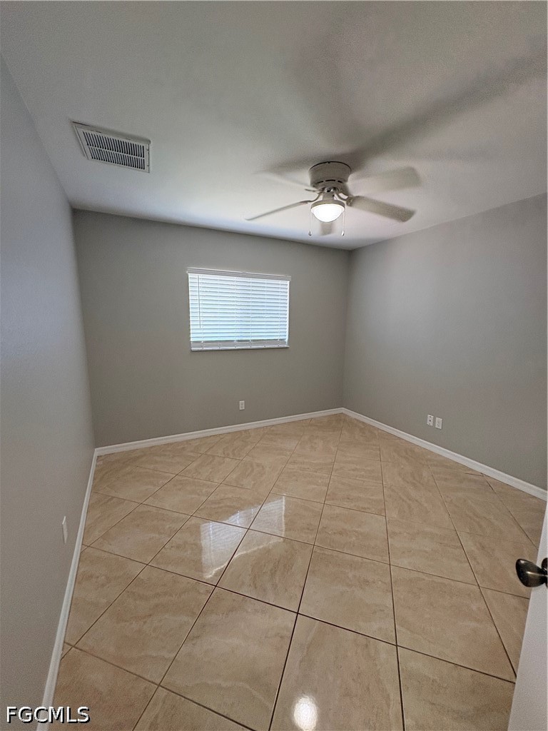 3 Bed SingleFamilyResidence for Sale in Cape Coral, photo 8
