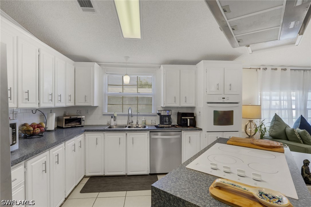 2 Bed SingleFamilyResidence for Sale in Naples, photo 8