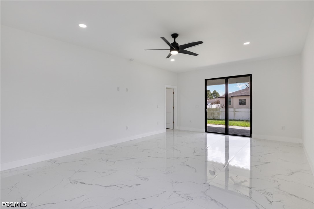 3 Bed SingleFamilyResidence for Sale in Lehigh Acres, photo 8