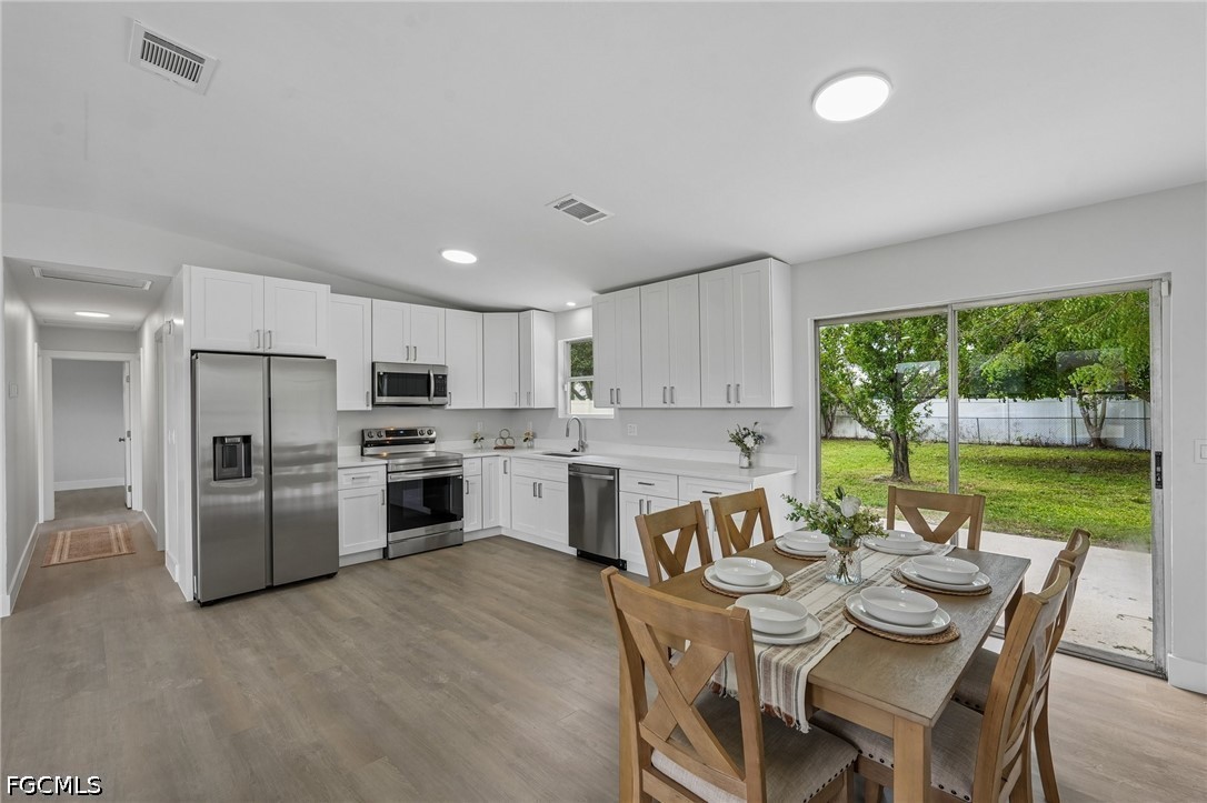 3 Bed SingleFamilyResidence for Sale in Cape Coral, photo 8