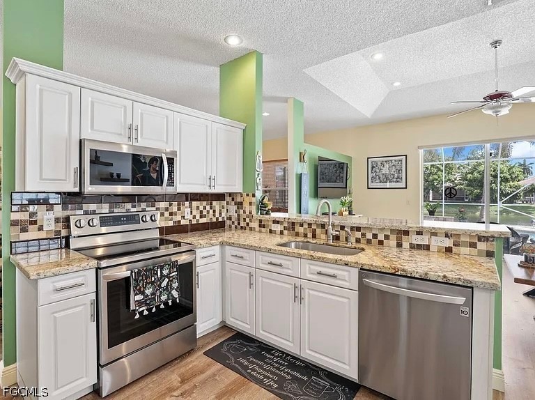3 Bed Pool Home for Sale in Parkland, photo 8