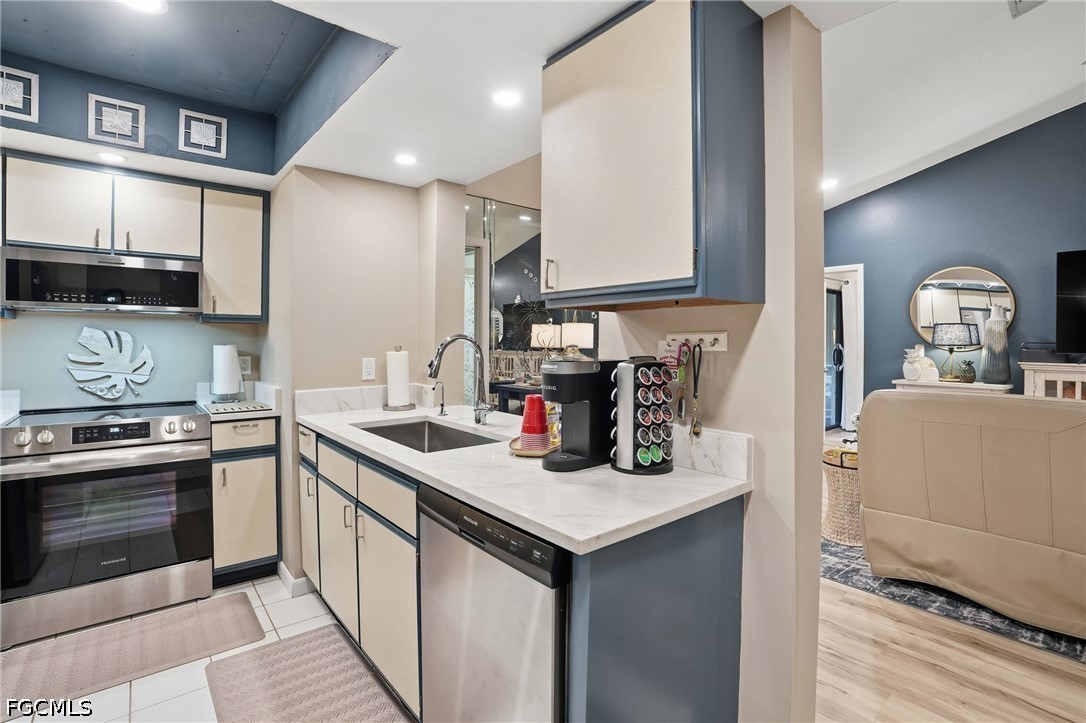 2 Bed Condominium for Sale in Fort Myers, photo 8