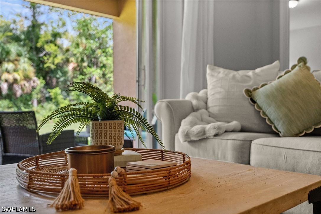 4 Bed SingleFamilyResidence for Sale in Naples, photo 8