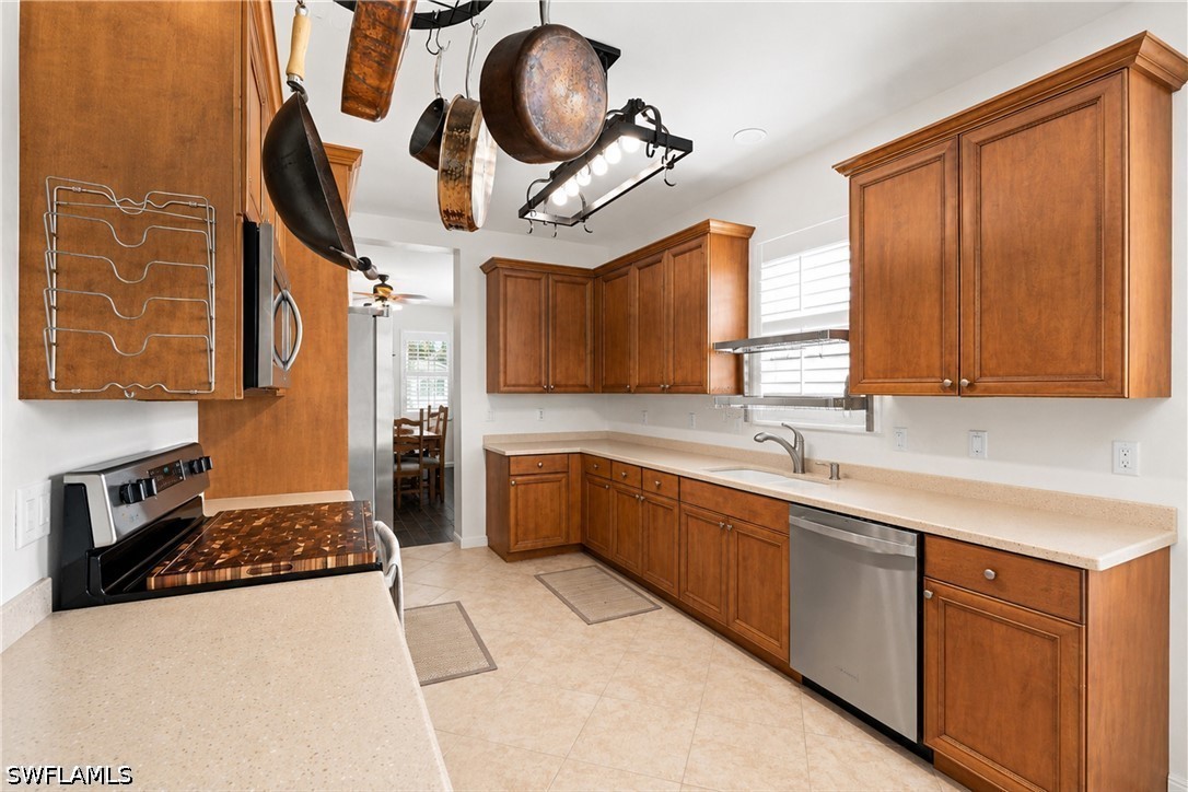 3 Bed Waterfront Home for Sale in Ashton Oaks, photo 8