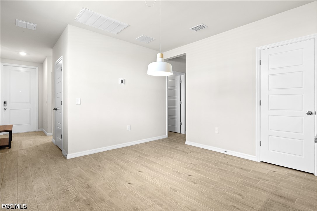 3 Bed SingleFamilyResidence for Sale in Crescent Lakes, photo 8