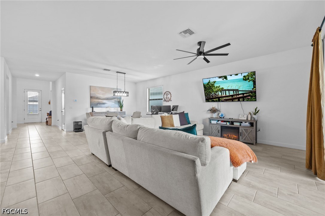 4 Bed Waterfront Home for Sale in Timber Creek, photo 8
