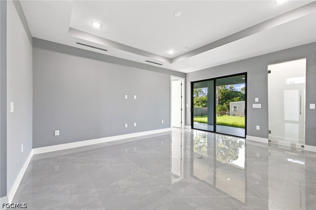 4 Bed SingleFamilyResidence for Sale in Lehigh Acres, photo 8