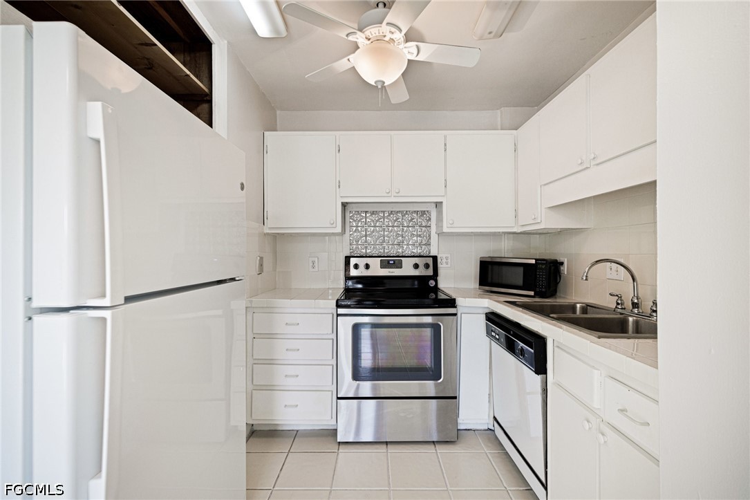 1 Bed Waterfront Home for Sale in Fort Myers, photo 8