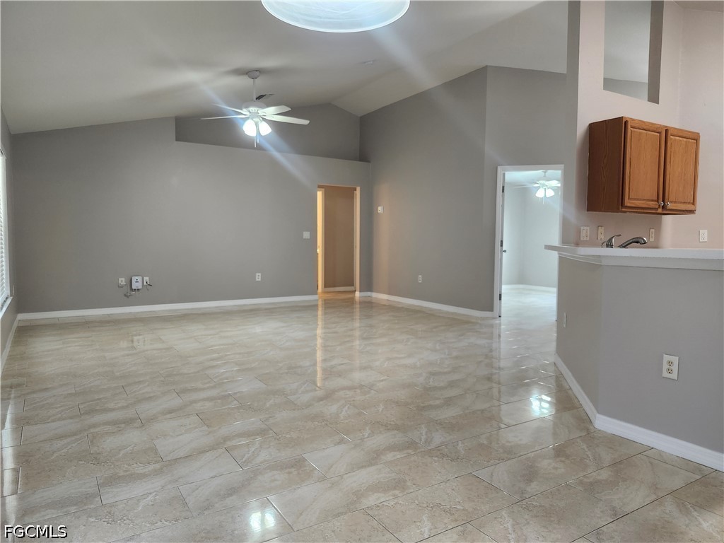 4 Bed SingleFamilyResidence for Sale in Cape Coral, photo 8