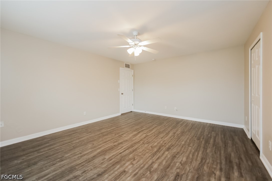 3 Bed SingleFamilyResidence for Sale in Mirror Lakes, photo 8