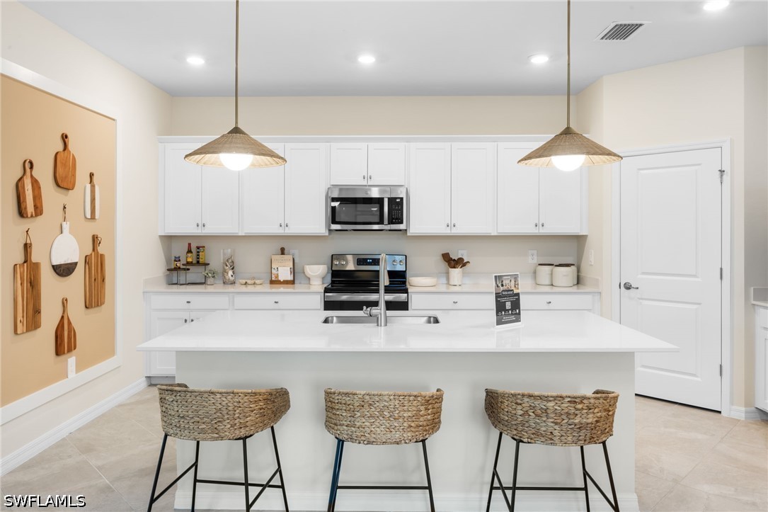 4 Bed SingleFamilyResidence for Sale in North Fort Myers, photo 8