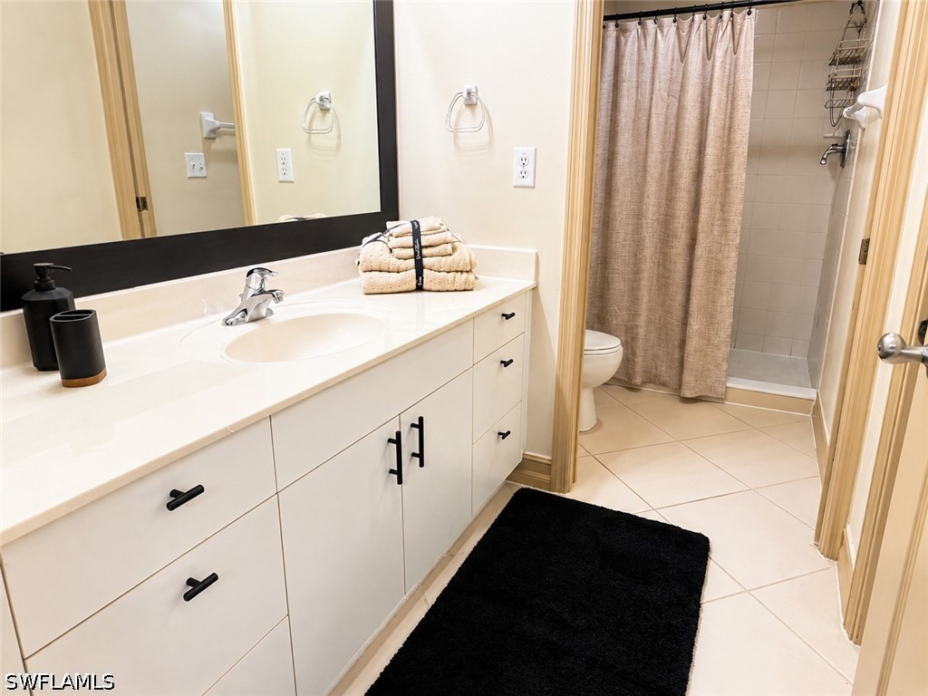 2 Bed Condominium for Sale in Blue Heron, photo 8