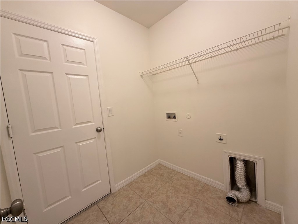 3 Bed SingleFamilyResidence for Sale in Cape Coral, photo 8
