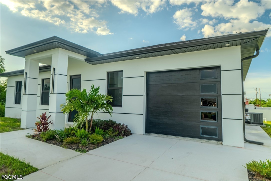 3 Bed SingleFamilyResidence for Sale in Lehigh Acres, photo 8