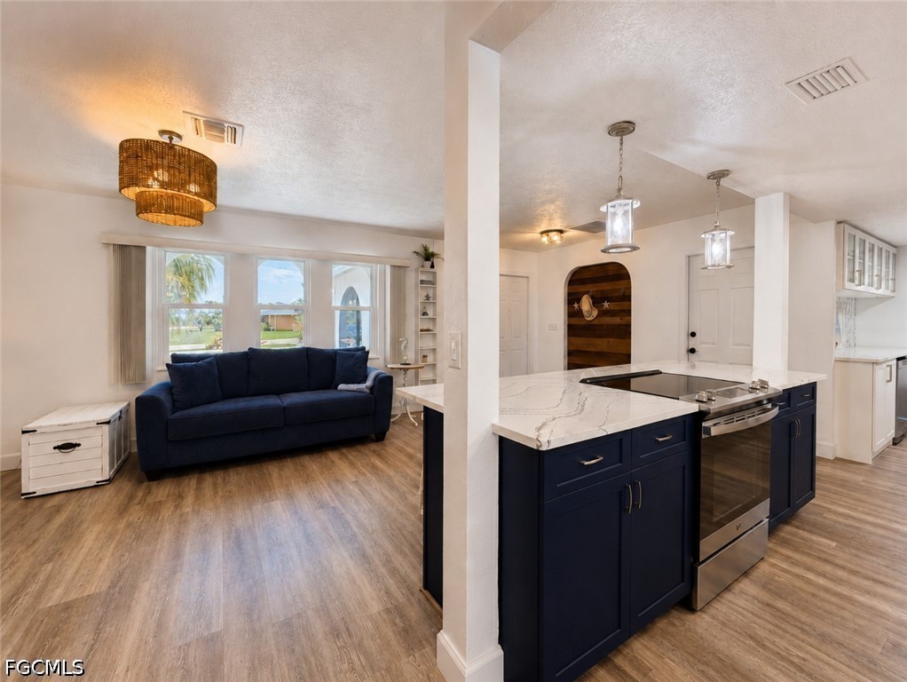 3 Bed Pool Home for Sale in Cape Coral, photo 8
