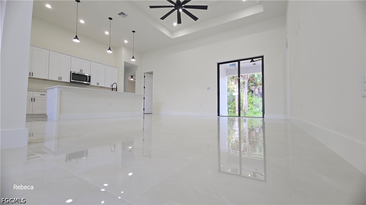 4 Bed SingleFamilyResidence for Sale in Lehigh Acres, photo 8