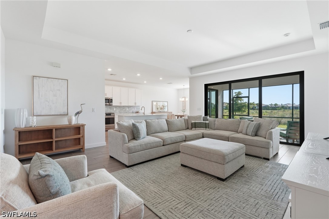 4 Bed SingleFamilyResidence for Sale in Estero, photo 8