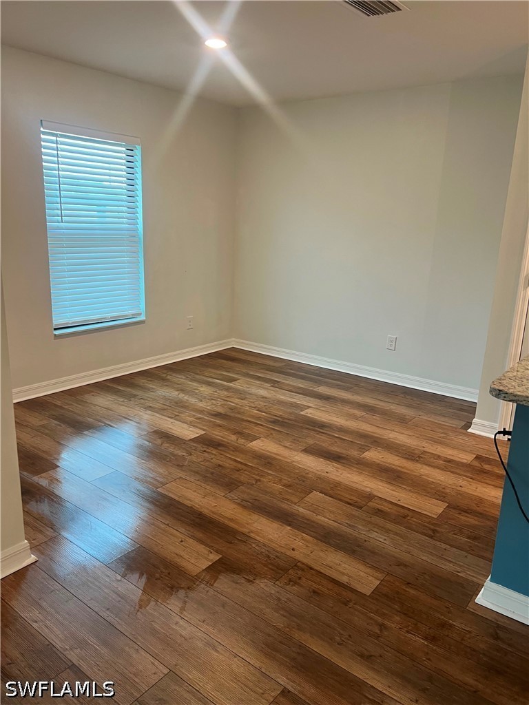 3 Bed SingleFamilyResidence for Sale in Mirror Lakes, photo 8