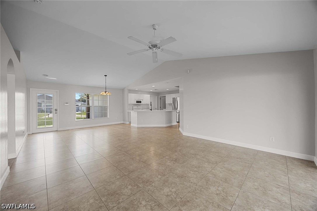 3 Bed SingleFamilyResidence for Sale in Cape Coral, photo 8