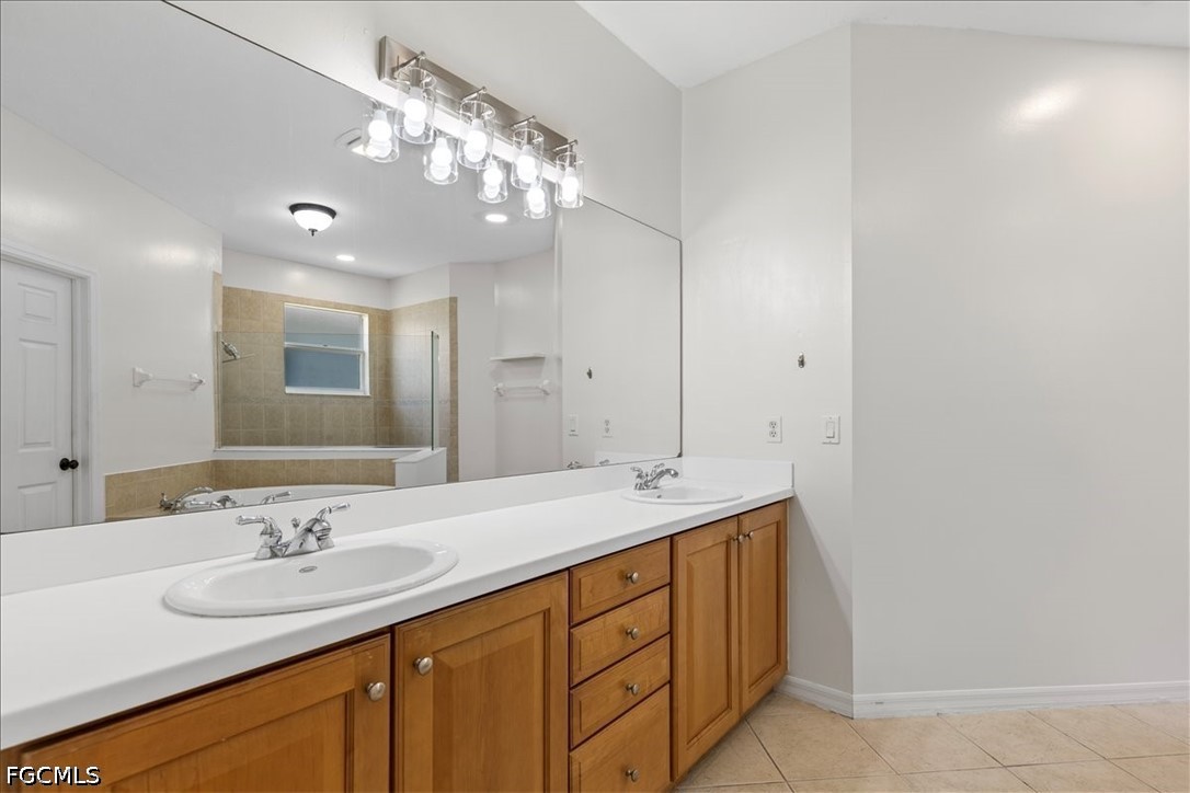6 Bed SingleFamilyResidence for Sale in Stoneybrook, photo 8