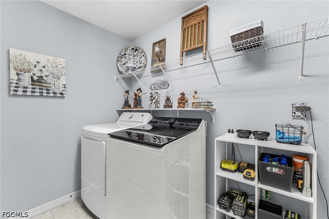 3 Bed Pool Home for Sale in Cape Coral, photo 8