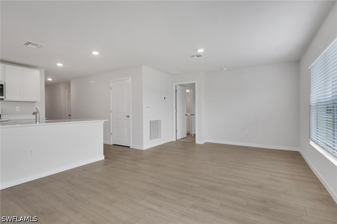 3 Bed SingleFamilyResidence for Sale in Avalon, photo 8