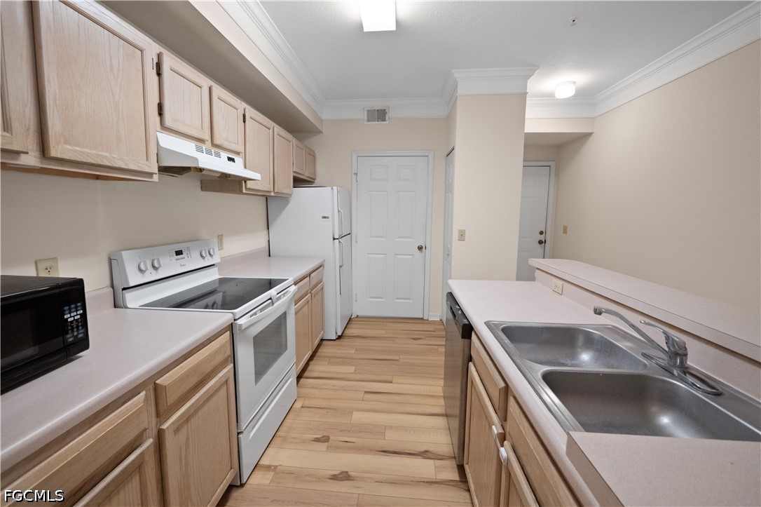 3 Bed Condominium for Sale in Royal Greens, photo 8