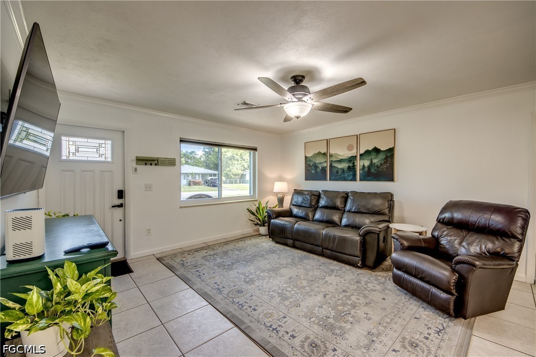 3 Bed SingleFamilyResidence for Sale in Naples, photo 8