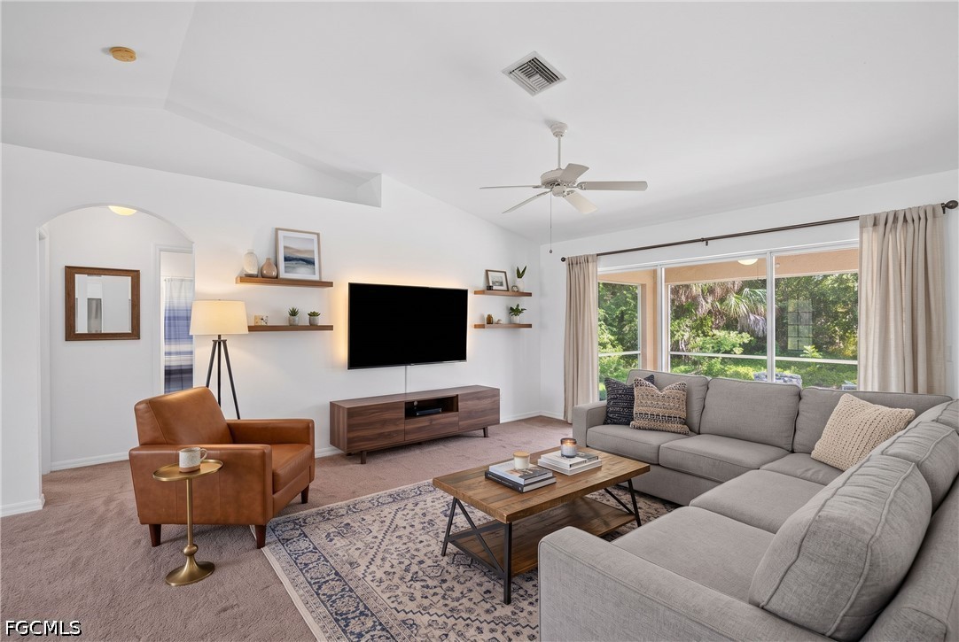 3 Bed SingleFamilyResidence for Sale in Lehigh Acres, photo 8